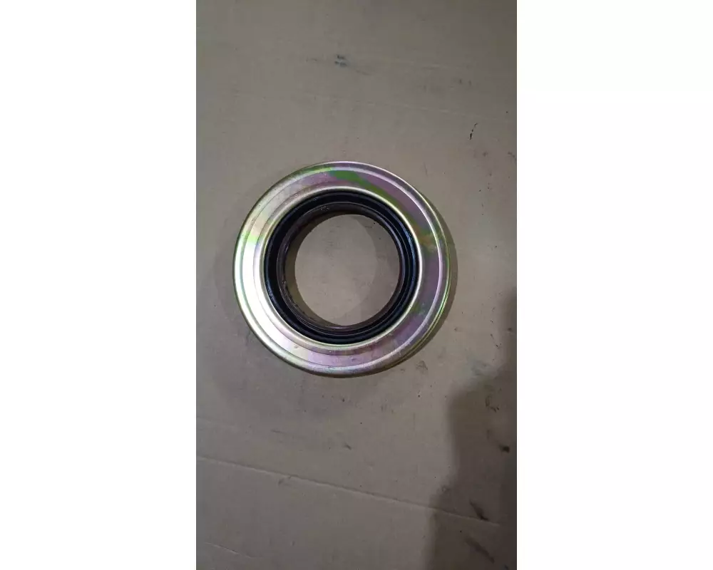 Сальник хвостовика редуктора заднего моста MCY13 (85х105х18/150) HOWO/SITRAK