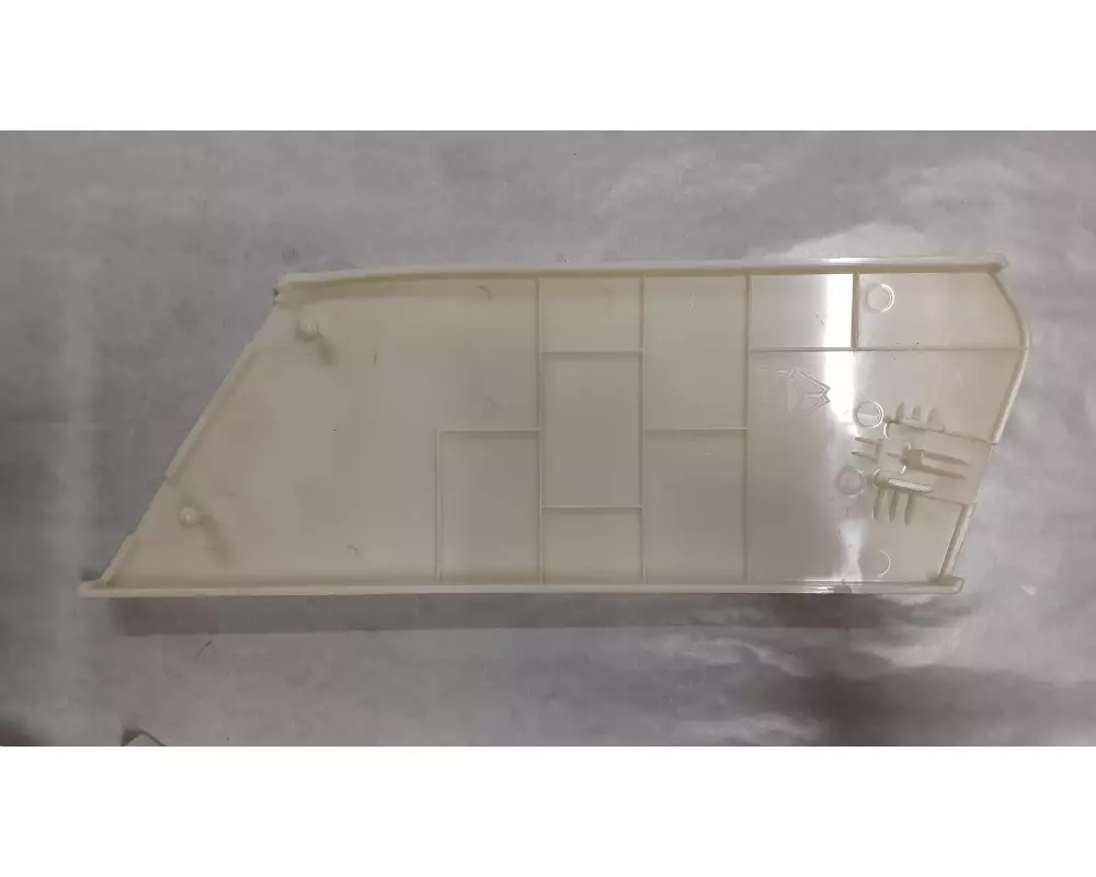 Заглушка бампера левой фары Sitrak C7H MAX CHINA